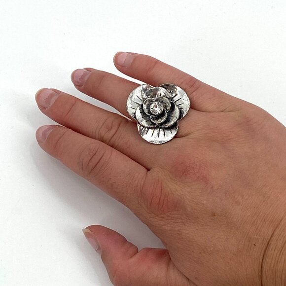 Silver Tone Metal Flower Rhinestone Bling Adjustable Ring Costume Jewelry 7.25 - Picture 5 of 6